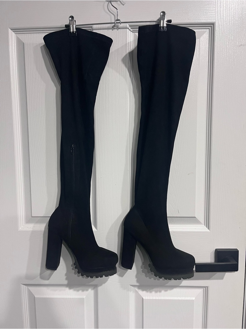 Liliana Women’s Size 7 Black Thigh High Platform Lug Sole Chunky Heel Boots